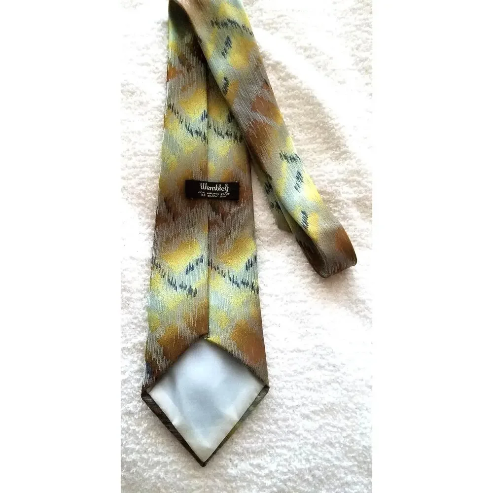 Vintage 1950s Mens Tie Wembley Green Abstract Light Olive Necktie 54